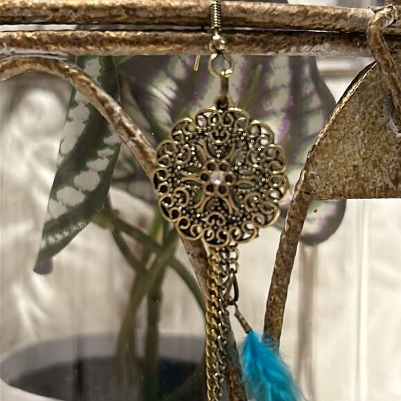 Feathered earrings  - Picture 2 of 4